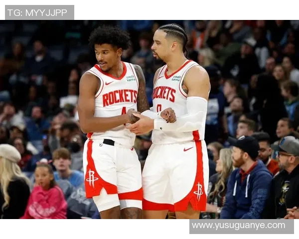 勇士队力克火箭队以122比103取得胜利展现强大团队实力